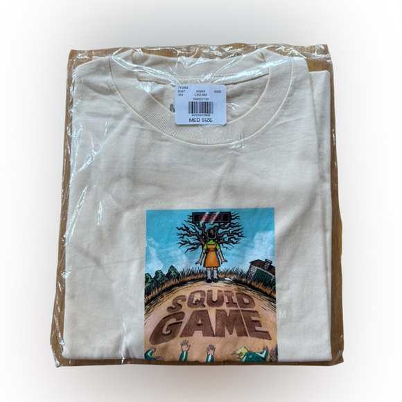 Mens Market x Squid Game x Netflix by PacSun Graphic Tee Shirt Unisex NWT - Picture 2 of 7